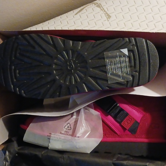 Uggs main image 4